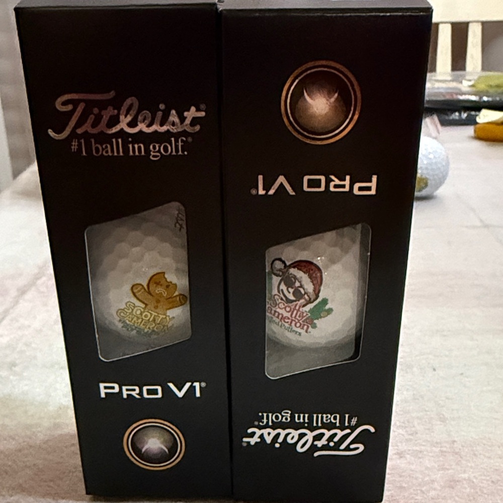 Scotty Cameron 2025 Christmas Golf Ball Set - Titleist Pro V1 (Set of 4 shown) - Picture 8 of 8